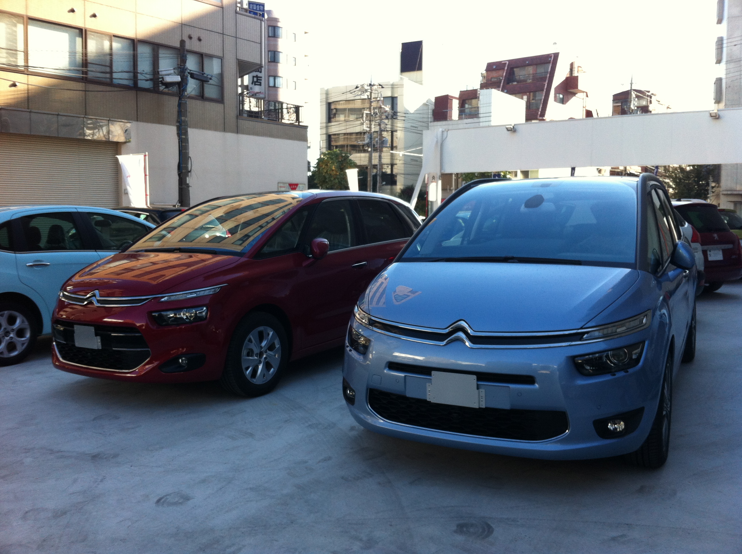 NEW C4 PICASSO 到着いたしました