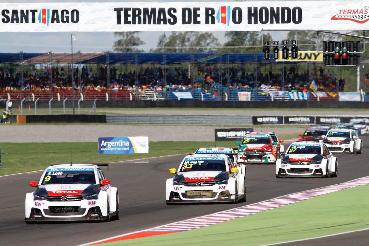 シトロエンレーシング　WTCC　開幕戦圧勝