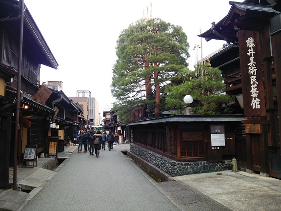 シトロエンに乗って、でかけよう「飛騨高山」