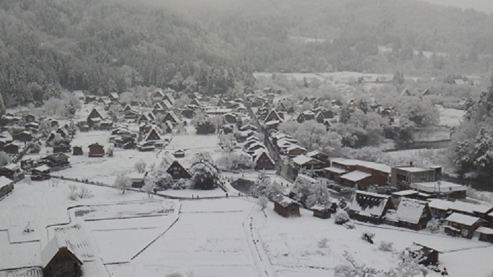 シトロエンに乗って、でかけよう「白川郷」