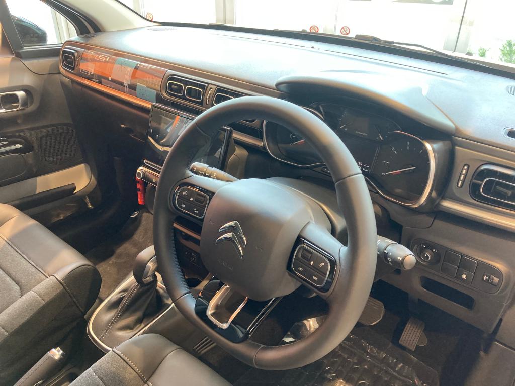 【展示車入替】C3 MODERN SALON