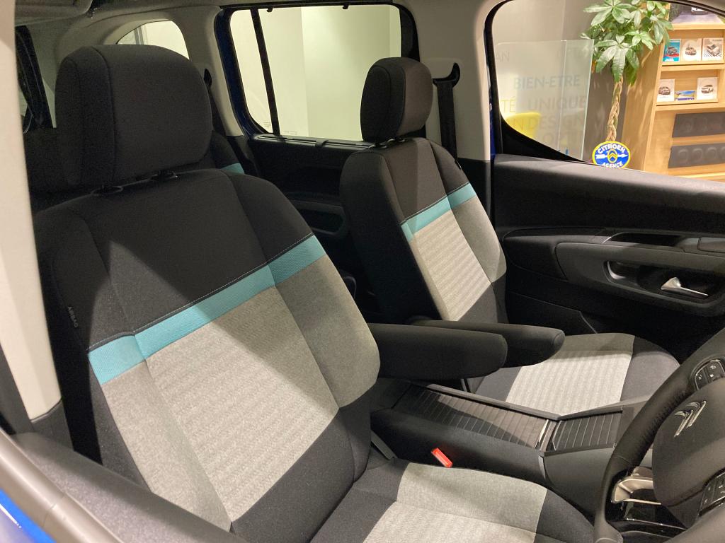 【展示車入替】BERLINGO ディープブルー